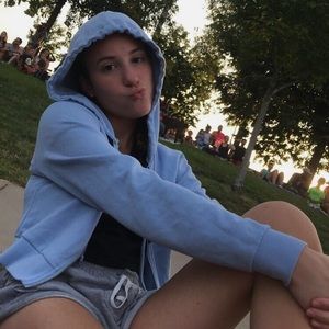 Meet your Posher, Mia